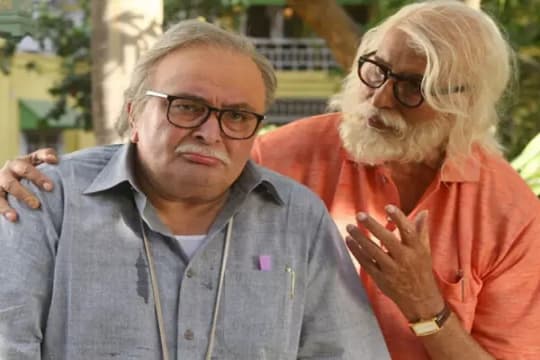 Amitabh Bachchan Kenang Rishi Kapoor Melalui Tulisan di Blognya