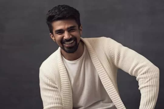 Saqib Saleem Nonaktifkan Sosial Media Demi Menghindari Negatifitas