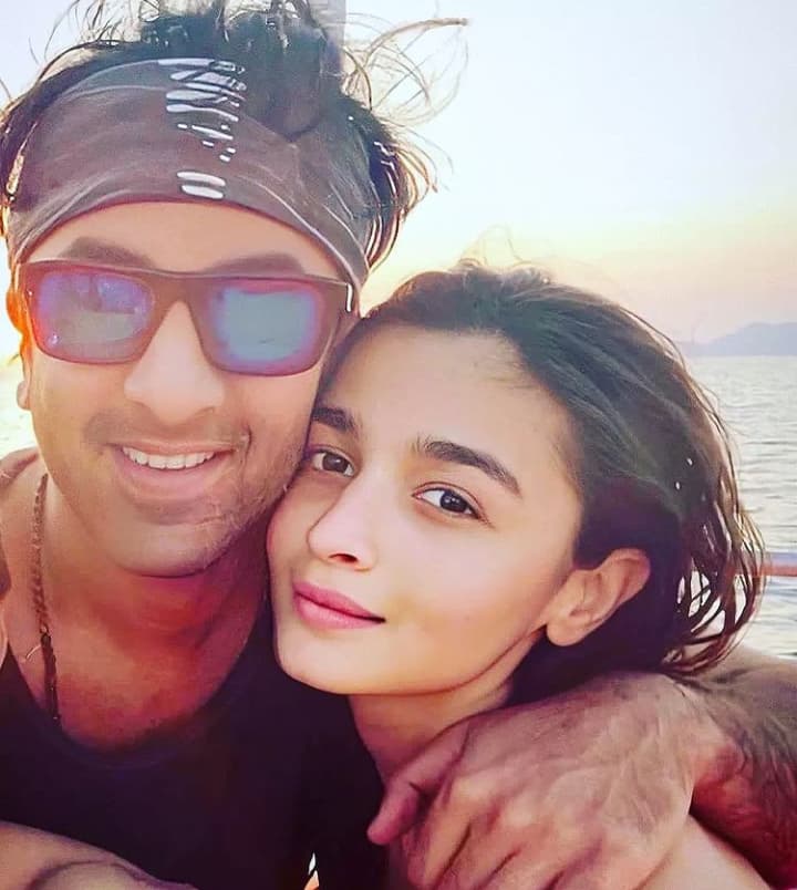 Romansa Jelang Pernikahan, Alia Puji Ranbir Kapoor Lebih Baik Darinya