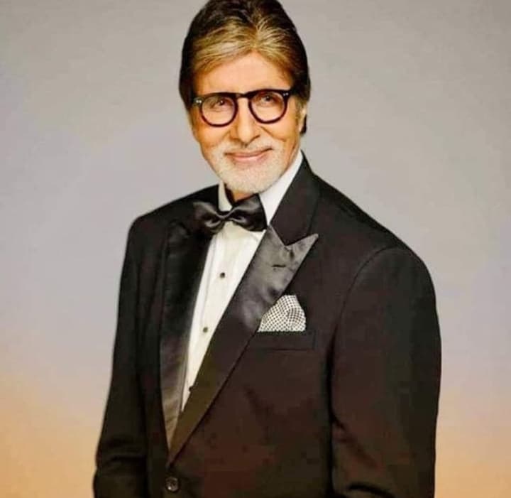 Tak Ingin Pakai Pemeran Pengganti, Amitabh Bachchan Pilih Lakoni Adegan Sendiri