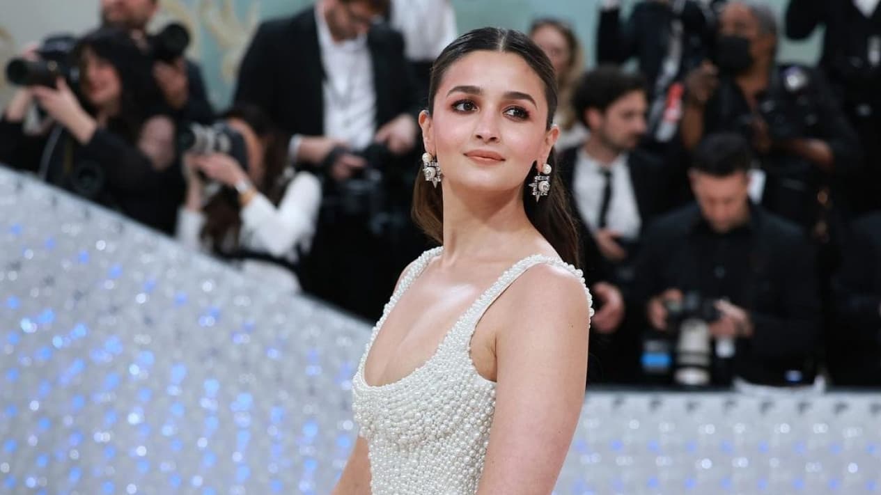 Hadiri Met Gala 2023, Alia Bhatt Dikira Aishwarya Rai?