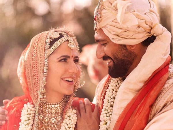 Terungkap, Inilah Alasan Pernikahan Vicky Katrina Larang Tamu Bawa Ponsel