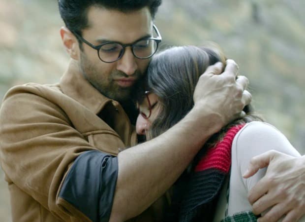 Aditya Roy Kapur Sumbangkan Suara Merdunya Di Metro… In Dino