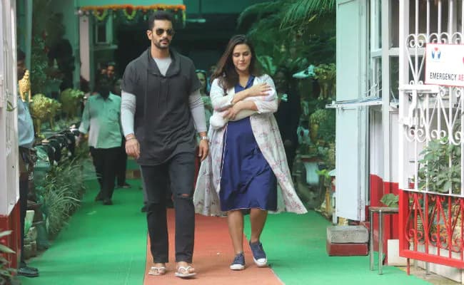 Neha Dhupia Melahirkan Bayi Perempuan