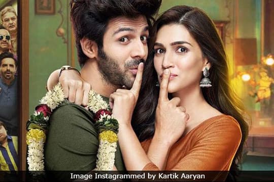 Film Kartik Aaryan & Kriti Sanon Rilis Poster Pertama