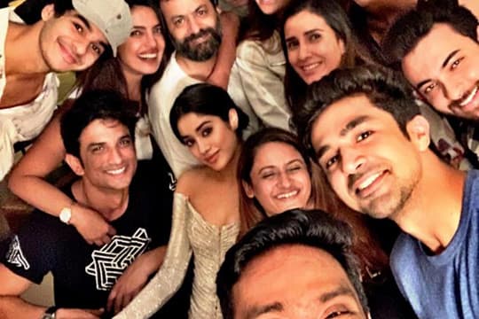 Mushtaq Shiekh Satukan Bintang-Bintang Bollywood Ini dalam Satu Frame