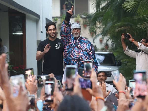 Agastya Nanda Tak Sangka Popularitas Amitabh Bachchan Luar Biasa