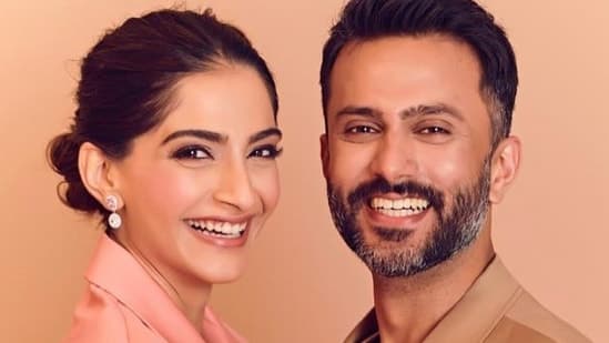 Selamat, Sonam Kapoor Melahirkan Bayi Laki-Laki