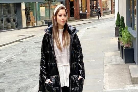 Penyanyi Kanika Kapoor Menjadi Selebriti Bollywood Pertama Positif Corona