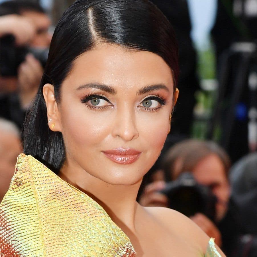 Dibayar Mahal, Kontrak Modelling Tahun 90-an Aishwarya Rai Beredar