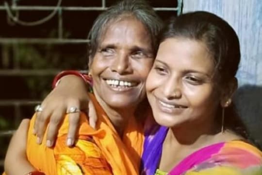 Dikritik Tak Mengurus Ibunya, Ini Pembelaan Putri Ranu Mondal