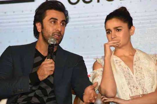 Alia Bhatt: Saya Bahagia Berada Dalam Suatu Hubungan, Tetapi Itu Tidak Berarti Saya Belum Menikah