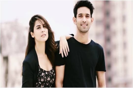 Cinlok dengan Lawan Main, Vikrant Massey Diam-Diam Langsungkan Upacara Roka