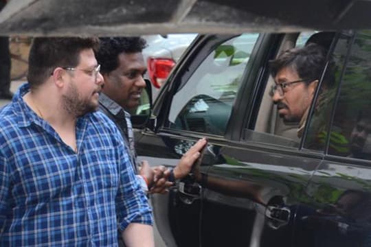 Irrfan Khan Mulai Syuting Film Hindi Medium 2?