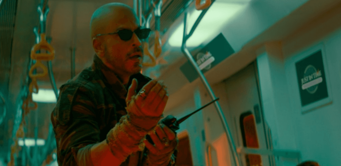 Tak Sabar Menunggu Rilis, Penggemar SRK Buat Boneka SRK di Jawan