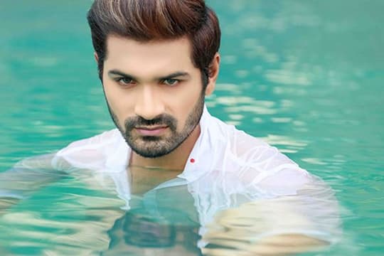 Mrunal Jain Mengantongi Film Bollywood