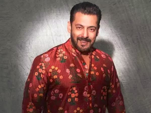 Staf Positif Covid 19, Salman Khan dan Keluarga Isolasi Diri