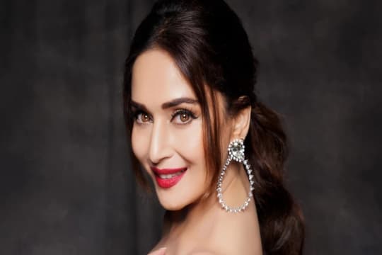 Bicara Tentang Valentine’s Day, Madhuri Dixit: Setiap Hari adalah Hari Kasih Sayang Untuk Kami