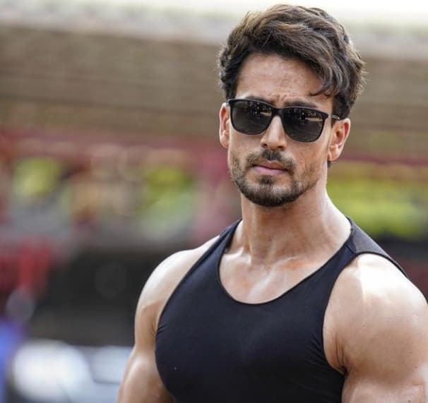 Alasan Tiger Shroff Sebut Shah Rukh Khan Pahlawan Ketiganya