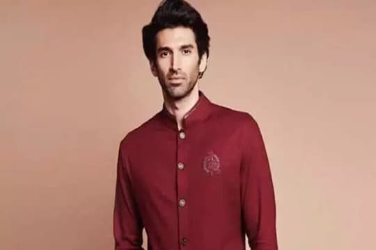 Ditanya Kapan Nikah, Aditya Roy Kapoor Sebut Tak Terburu-buru