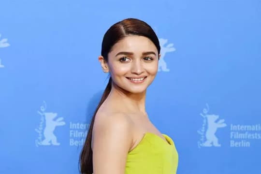 Barkha Dutt Ingin Alia Bhatt Bintangi Film Biografinya