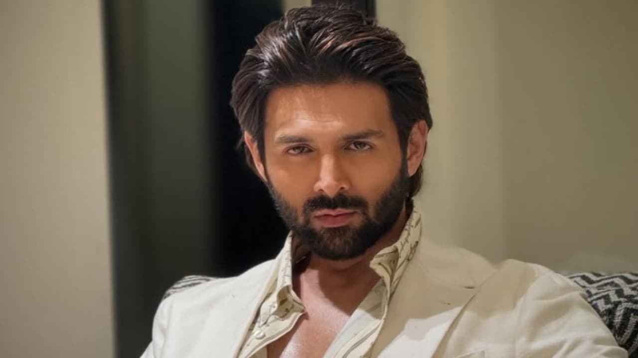 Bintangi Proyek Karan Johar, Kartik Aaryan Dibayar 50 Crore