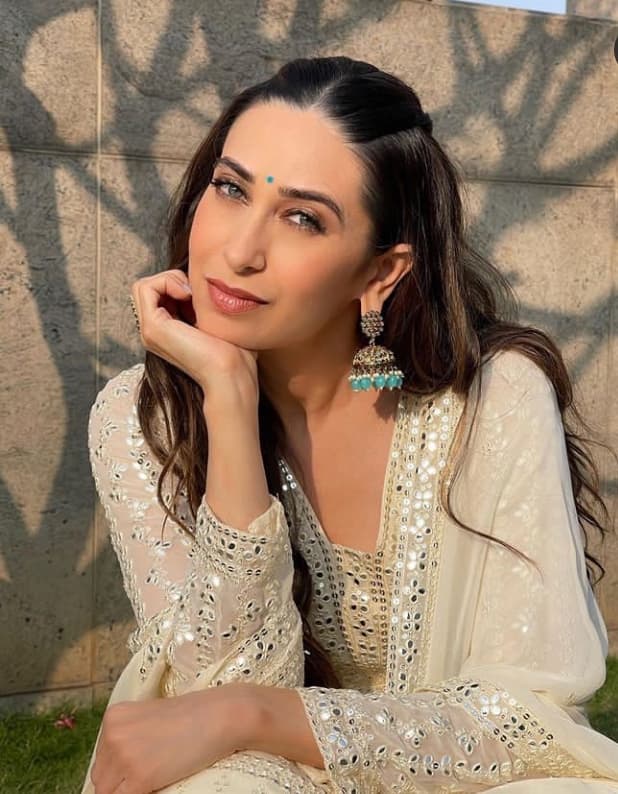 Karisma Kapoor Bersiap Syuting Web Series Terbaru